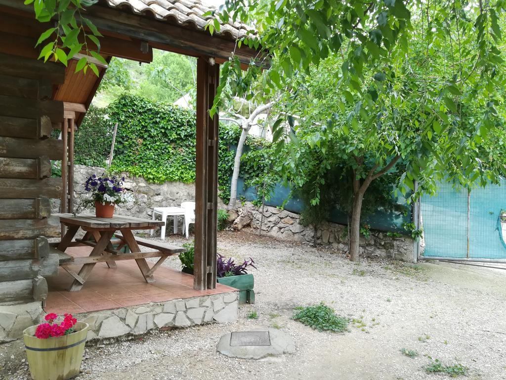 Cabana De Madera La Encina Burunchel Eksteriør billede